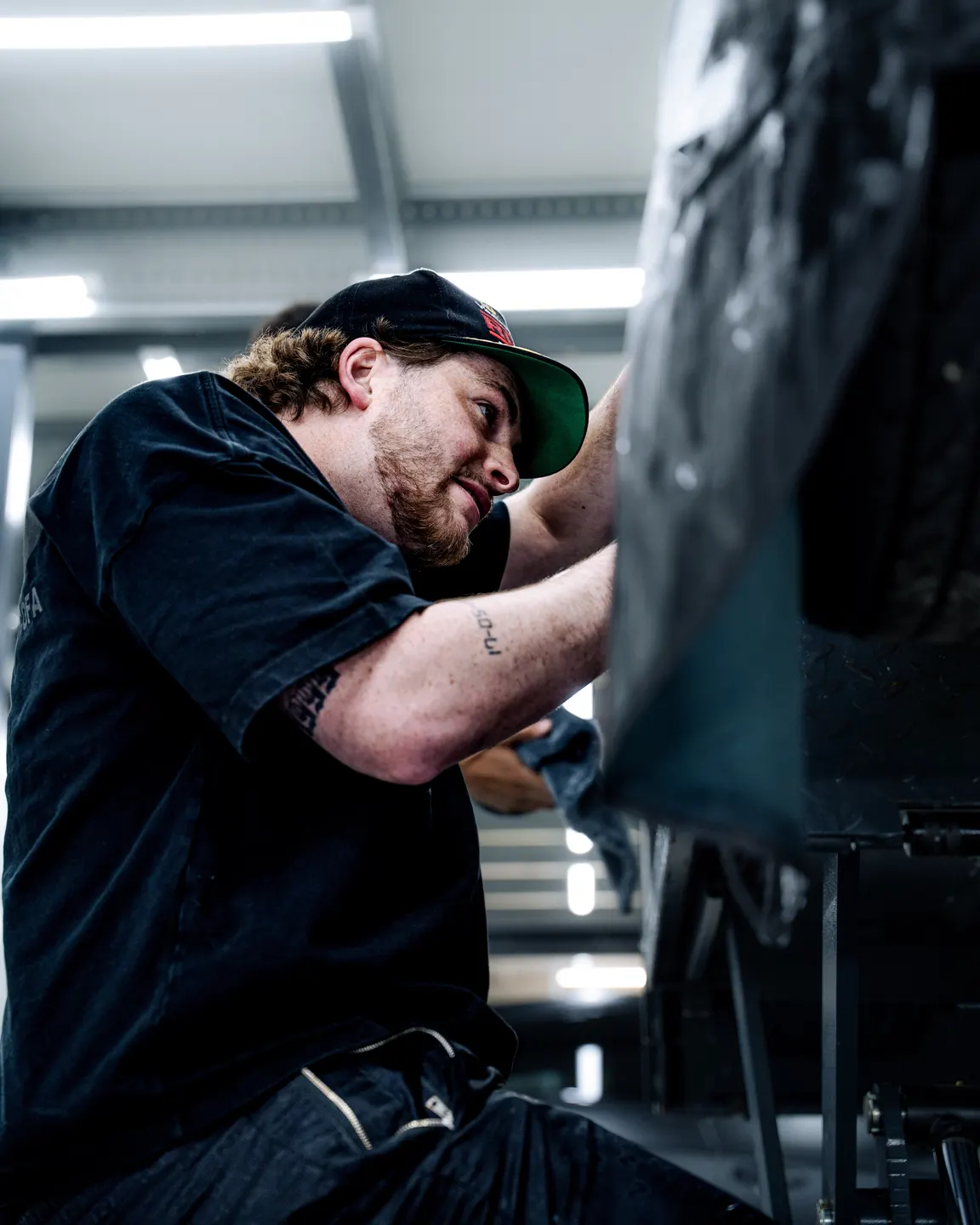 Detailwerk aan een auto bij Kroon Customizing