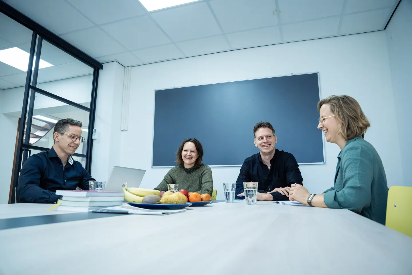 Team van Monter Leefstijl tijdens een overleg